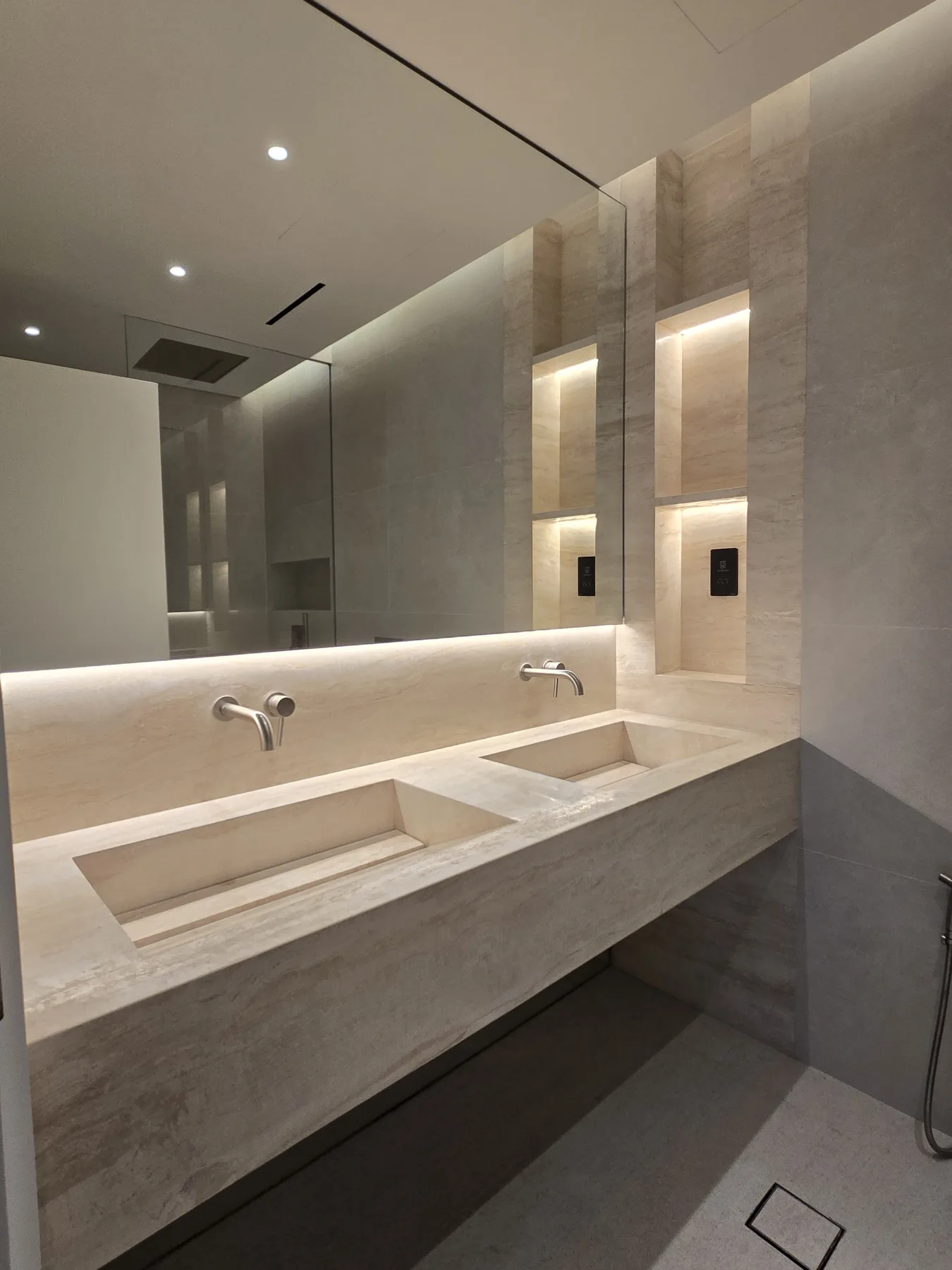 DIFC apartment, gallery shot 5.